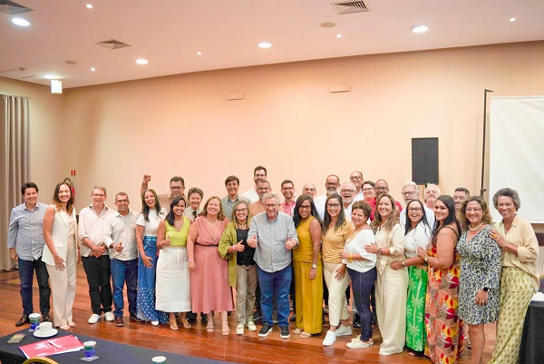 Primeira reunião de trabalho com todos os novos secretários, realizada no último sábado (4) (Foto: Reprodução/Rede Social)