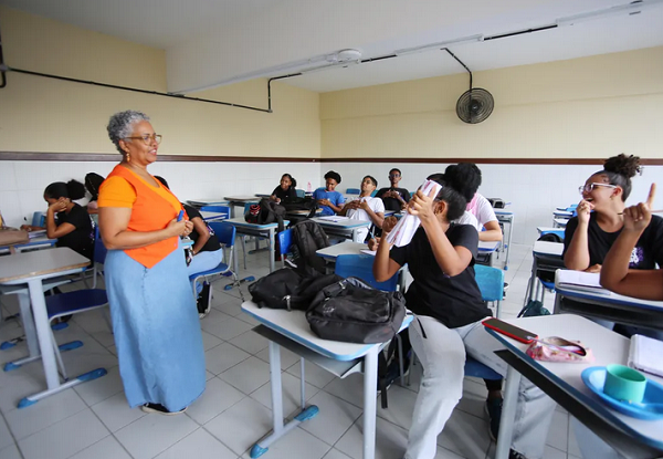 Para acessar o auxílio, estudante deve ser aprovado em curso reconhecido (Foto: Olga Leiria/Ag. A TARDE)
