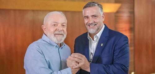 'O que fizemos neste país em dois anos não tem similar no mundo', diz o ministro da Secom - Na imagem, Lula e Paulo Pimenta (Foto: Ricardo Stuckert/PR)