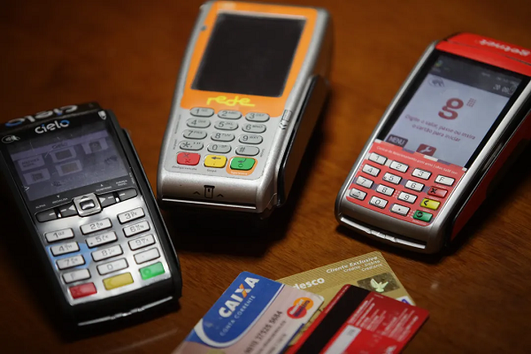 Sefaz-BA faz alerta sobre ação com máquinas de cartões de crédito que pode gerar notícias-crimes (Foto: Adilton Venegeroles/Ag. A TARDE)