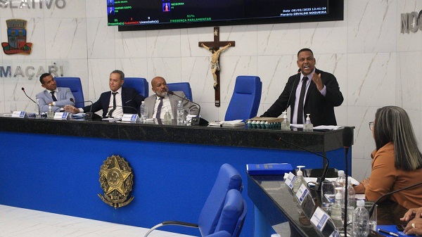 O vereador Dudu do Povo. Fotos da Câmara