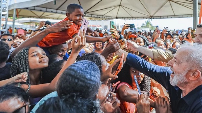 Lula com brasileiros em Alcântara, no Maranhão. Créditos: Ricardo Stuckert / PR