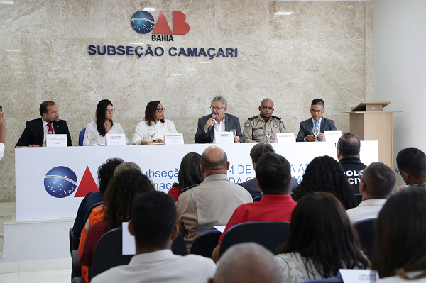 Primeira reunião de 2025 do Comitê Interinstitucional de Segurança Pública (Cisp) de Camaçari contou com a presença do prefeito Luiz Caetano (Foto: Divulgação/MP-BA)