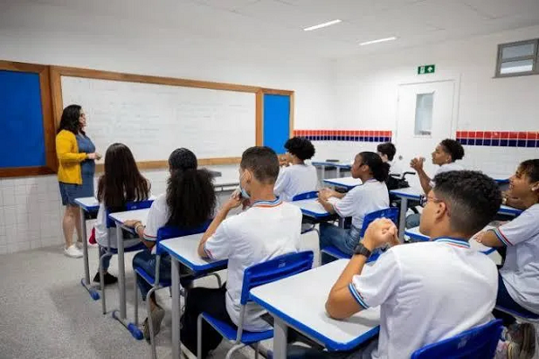 Estudantes voltam às salas de aulas na rede estadual da Bahia no dia 10 (Foto: Ascom/SEC)
