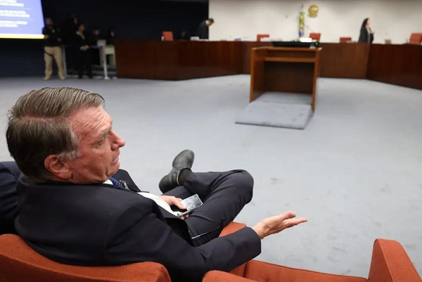 Jair Bolsonaro em sessão do Supremo Tribunal Federal (Foto: Handout/Supremo Tribunal Federal/AFP)