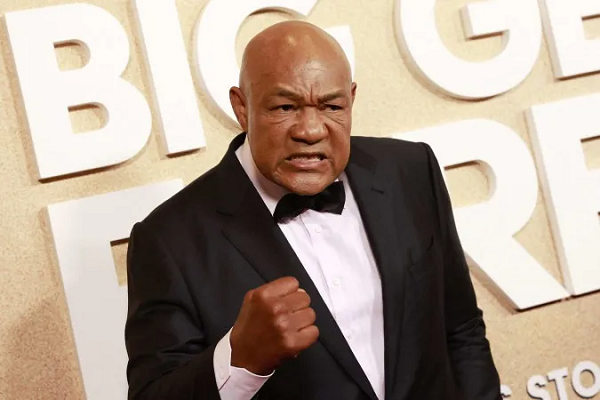 Primeiro título mundial de Foreman foi conquistado aos 24 anos, no ano de 1973 (Foto: Michael Tran/AFP)