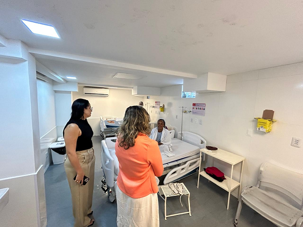 No primeiro dia foram realizadas dez cirurgias gerais, sendo nove colecistectomias (que remove a vesícula biliar) e uma de hérnia umbilical (Foto: Divulgação)