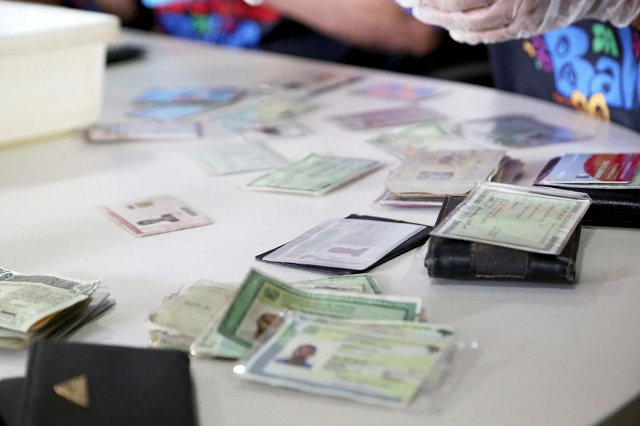 Documentos perdidos na folia (Foto: Divulgação/GOVBA)