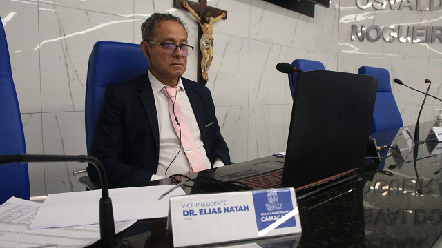 Vereador Dr. Elias Natan (PSDB), presidente da Comissão de Saúde da Câmara e ex-secretário de saúde na gestão Elinaldo (Foto: Print/Redação CFF)