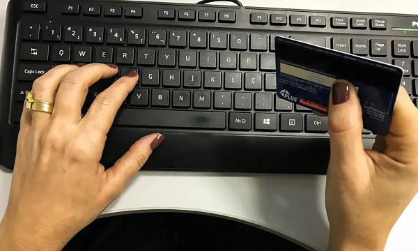 Compras pela internet (Foto: Marcello Casal Jr/Agência Brasil)