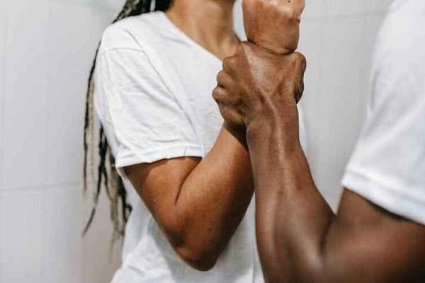 86,46% das vítimas se autodeclaram negras, pretas ou pardas, evidenciando a interseccionalidade entre gênero e raça na violência doméstica (Foto: ilustrativa)