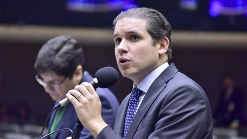 Presidente da Câmara deu um nó na bancada de celerados da extrema direita que quer tirar os criminosos do 8 de Janeiro da cadeia. Pauta volta a perder força e tem muita gente furiosa. Créditos: Zeca Ribeiro / Câmara dos Deputados