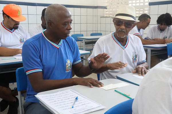 Número de jovens e adultos na sala de aula cresce 8% na Bahia (Foto: Amanda Chung/SEC)