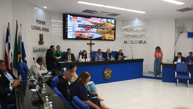 Reunião realizada entre representantes do Ministério Público da Bahia (MP-BA), do Procon-BA, da Prefeitura e da Câmara de Vereadores (Foto: Divulgação)