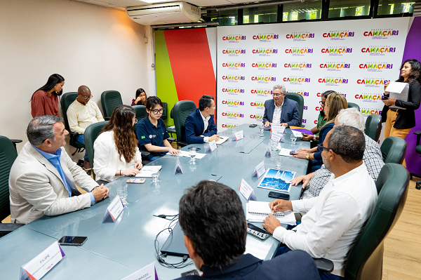 Representantes da empresa durante reunião com a gestão municipal para discutir a contratação de mão de obra local e ações de qualificação profissional (Foto: Juliano Sarraf)