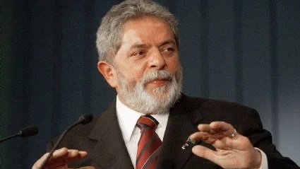 Presidente Lula, em dezembro de 2005, em uma reunião em Bogotá, na Colômbia. MAURICIO DUENAS / AFP