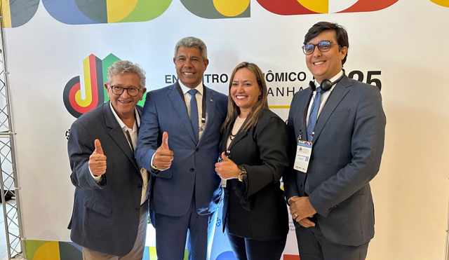 Prefeito de Camaçari, Luiz Caetano (PT), o governador da Bahia, Jerônimo Rodrigues, e o secretário do Desenvolvimento Urbano e Meio Ambiente (Sedur), Rodrigo Nogueira, também participaram do evento (Foto: Divulgação)