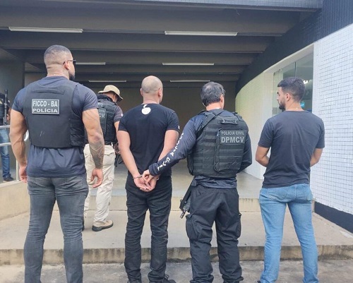 Suspeito de estupro de enteada sendo preso em ação conjunta - Foto: Divulgação PC