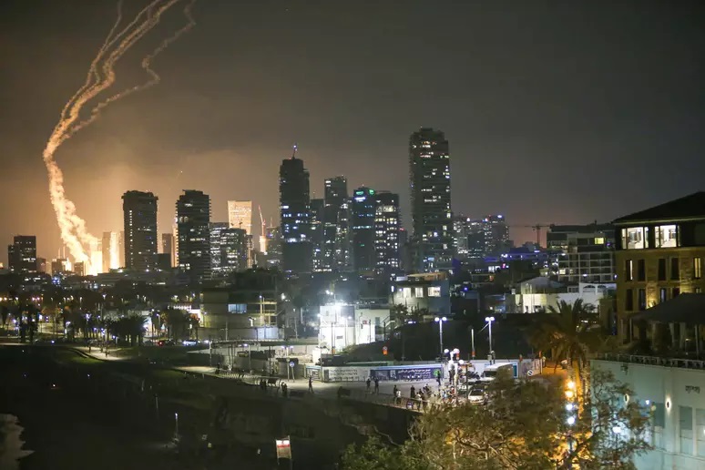 Registro do último dia 13, quando o Irã atacou Israel em retaliação ao bombardeio israelense feito no dia anterior Foto: Getty Images