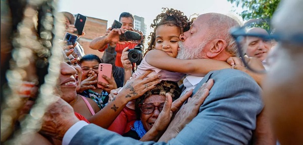 Presidente Lula visita favela do Moinho, em São Paulo-SP (Foto: Ricardo Stuckert)