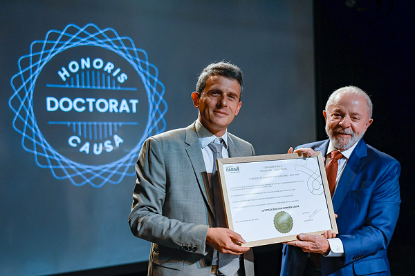 Presidente Luiz Inácio Lula da Silva foi agraciado com duas importantes honrarias que simbolizam o fortalecimento das relações diplomáticas entre Brasil e França e o reconhecimento internacional de sua trajetória política (Fotos: Ricardo Stuckert/PR)