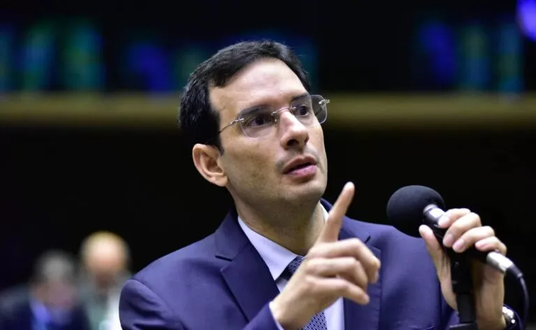 Leo-Prates-negocia-filiacao-ao-Republicanos-e-said0136755600202511071704-ScaleDownProportional