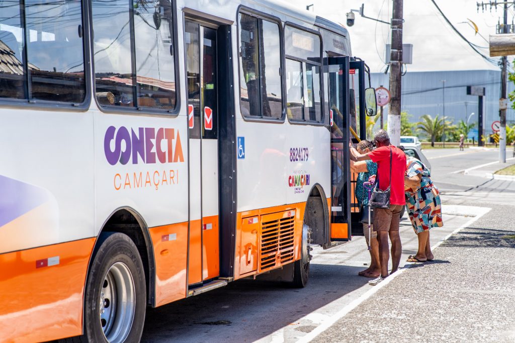 stt-conecta-transporte-emergencial-onibus-orla-2-foto-juliano-sarraf-1024x682
