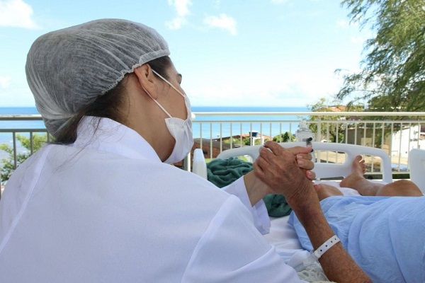 Bahia adere ao Brasil que Cuida e institui grupo de trabalho para elaborar política estadual