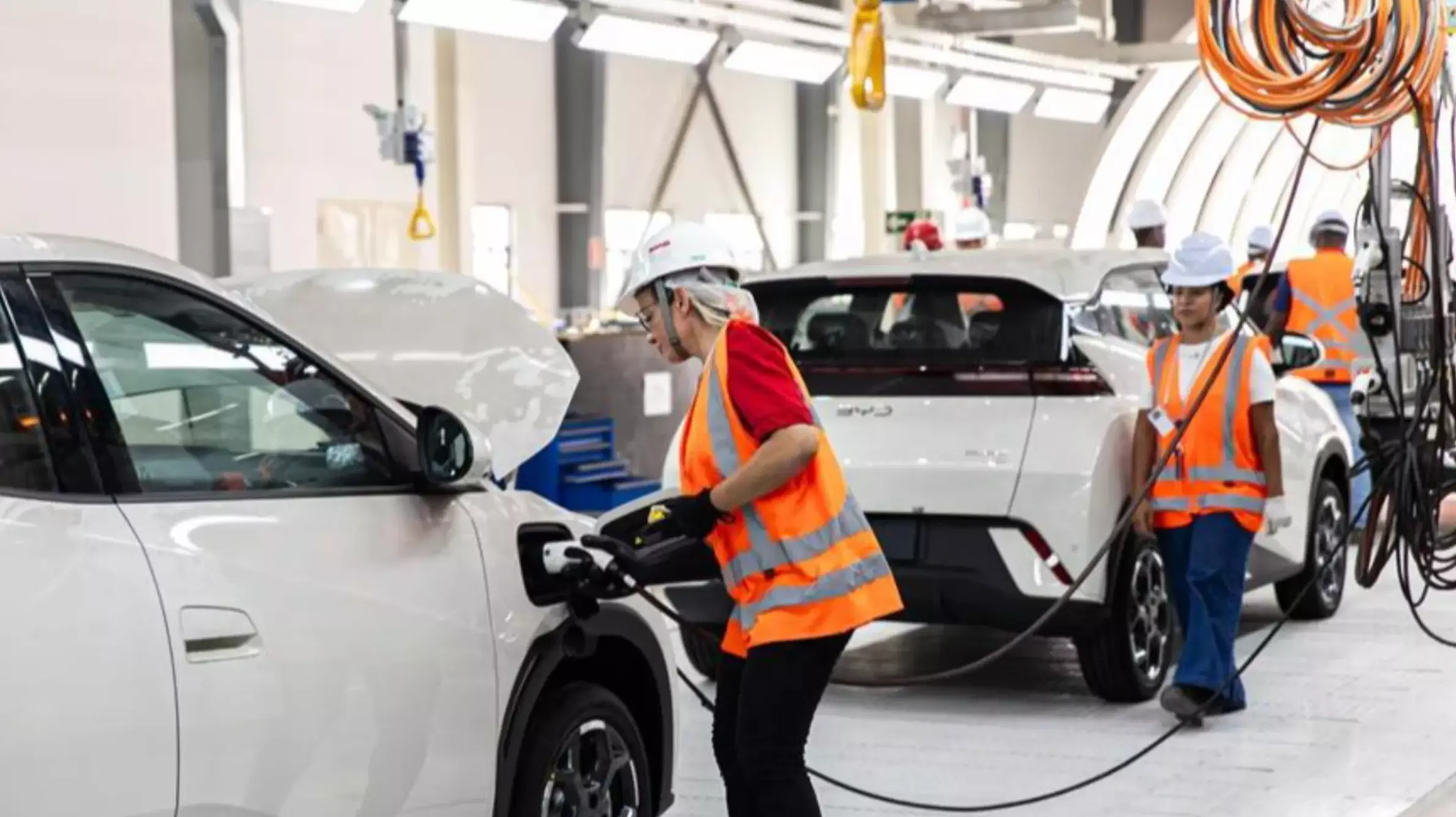 fabrica-byd-uv8liraexgdv