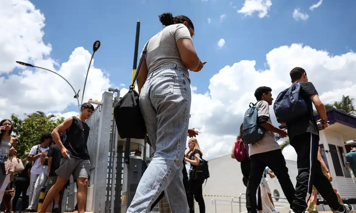 fies-libera-nova-lista-de-espera-para-o-1-semestre0138484800202604032032-ScaleDownProportional