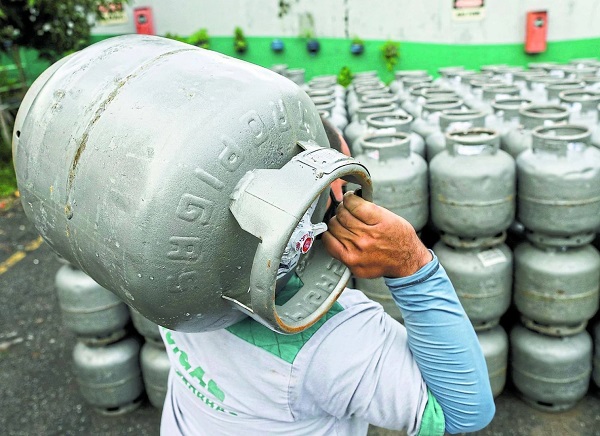 Gás de cozinha vai cair na Bahia? Entenda proposta que promete baratear GLP