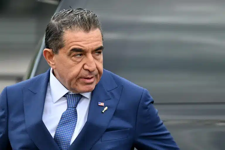 SURREAL – Enviado especial de Trump chama mulheres brasileiras de “p*tas” e “raça maldita”