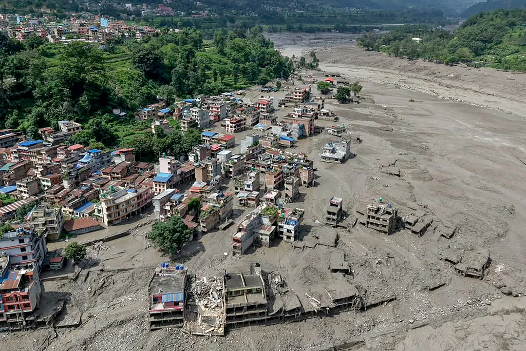 inundacoes-deixam-19-mortos-e-384-turistas-desapar0139980700202608261046-ScaleDownProportional