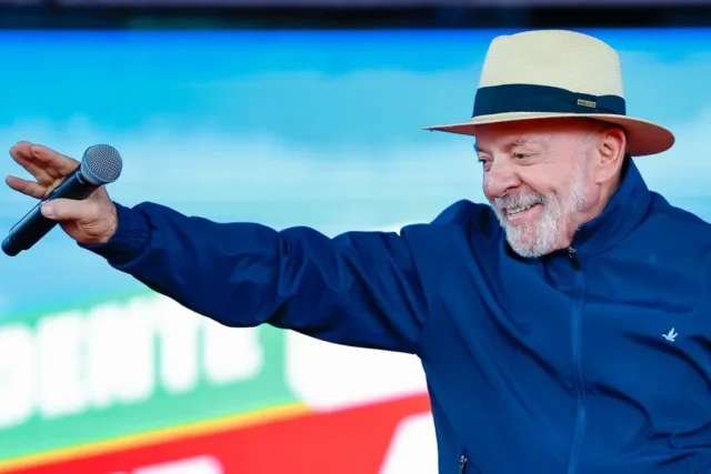 arrume-jeito-honesto-de-ganhar-dinheiro-diz-lula-a0140355500202609261409-ScaleDownProportional