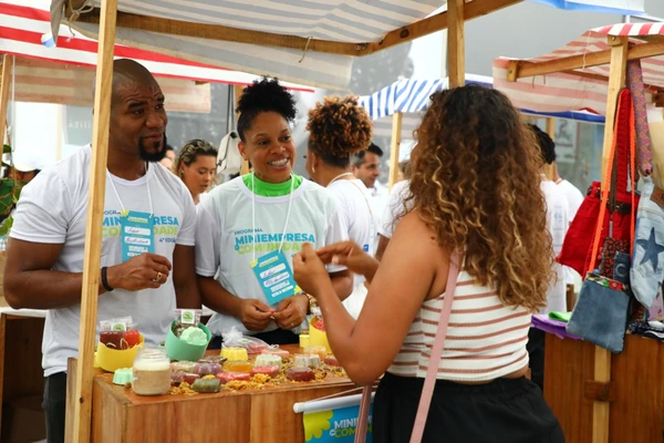 feira-marca-uma-das-etapas-finais-do-projeto-miniempresa-na-comunidade-realizado-pela-junior-achievement-bahia-ja-bahia-3411679-article