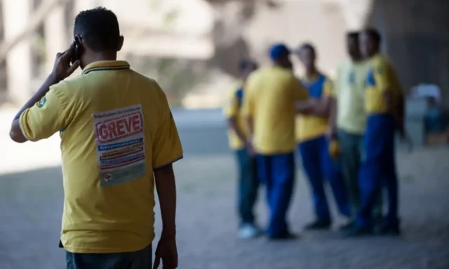 funcionarios-dos-correios-entram-em-greve-por-temp0140183900202609121238