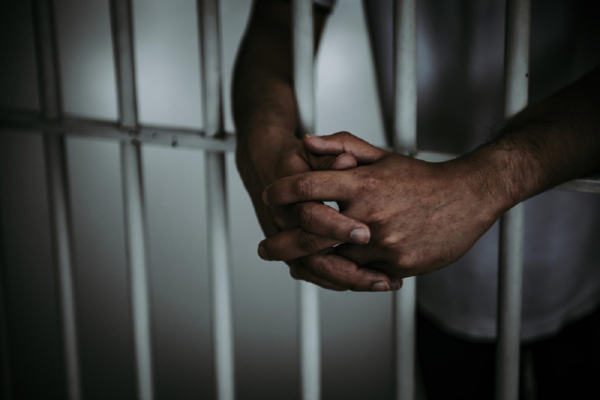 por-que-criminosos-tem-penas-de-100-anos-e-so-cump0140384100202609291043