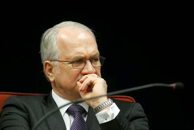 stf-encerra-sessao-sem-definicao-sobre-investigaca0140221700202609151837-ScaleDownProportional