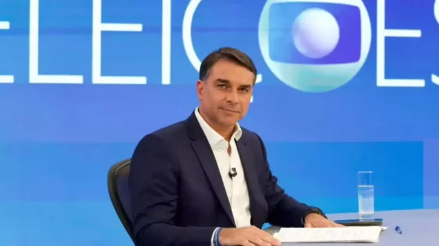 573996197-flavio-bolsonaro.jpg