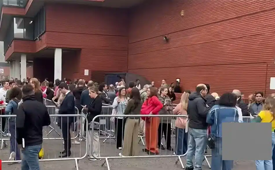 Brasileiros-votam-em-Londres.jpg