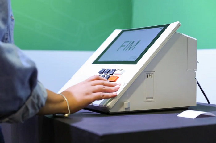 EM TEMPO REAL – TSE retoma contagem de votos  do 2º turno das eleições 2026 após prorrogação