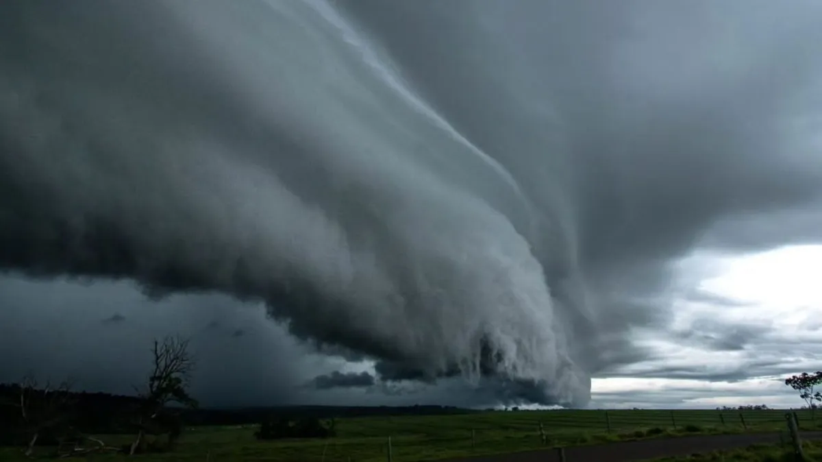 ciclone-e-frente-fria-colocam-13-estados-em-alerta0140479100202610061413-ScaleDownProportional