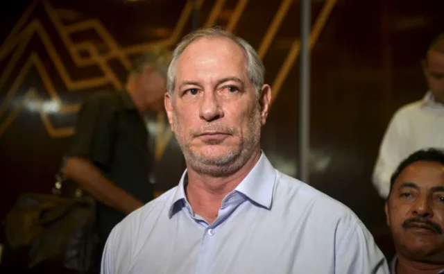 ciro-gomes-e-condenado-a-1-ano-de-prisao-por-viole0138943700202605201345-ScaleDownProportional