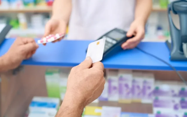 clientes-fornecem-cpf-em-farmacia-e-sao-indenizado0140582600202610151317-ScaleDownProportional