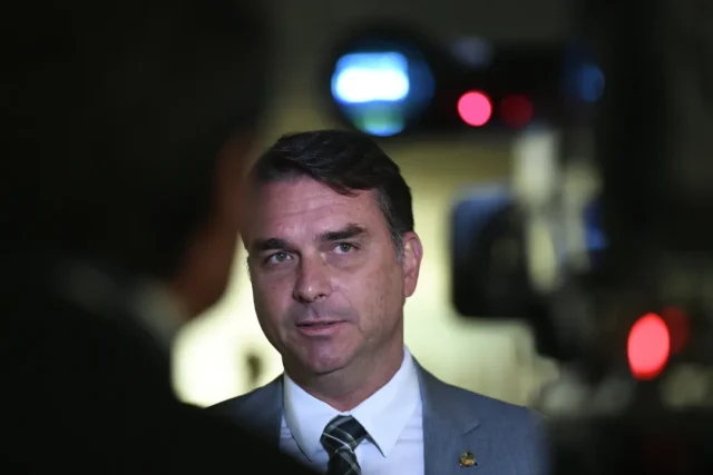 defesa-teme-prisao-de-flavio-bolsonaro-por-ordem-d0140739700202610280709-ScaleDownProportional