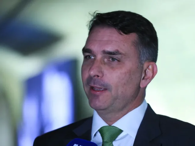 flavio-bolsonaro-recebe-659-votos-e-vence-o-1-turn0140449700202610041318-ScaleDownProportional