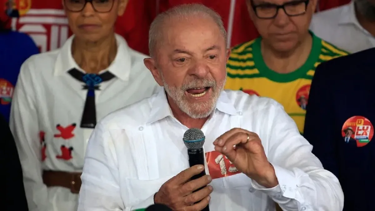 lula-faz-apelo-para-que-povo-nao-desista-de-votar-0140707500202610251634-ScaleDownProportional