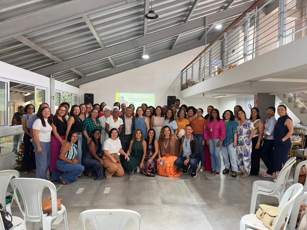 Coordenadores e professores da rede municipal de ensino de Camaçari (Foto: Divulgação)