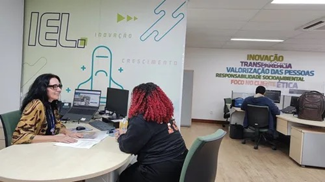 Instituto também contempla os estudantes de cursos técnicos e do ensino médio (Foto: Divulgação/IEL)