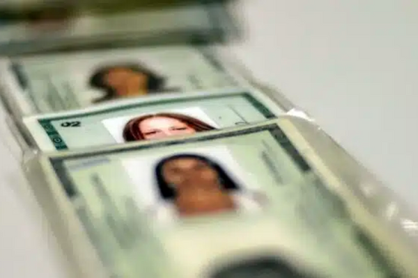 Nova carteira de identidade nacional chega a mais nove unidades do SAC no interior do Estado (Foto: Marcello Casal Jr/Agência Brasil)